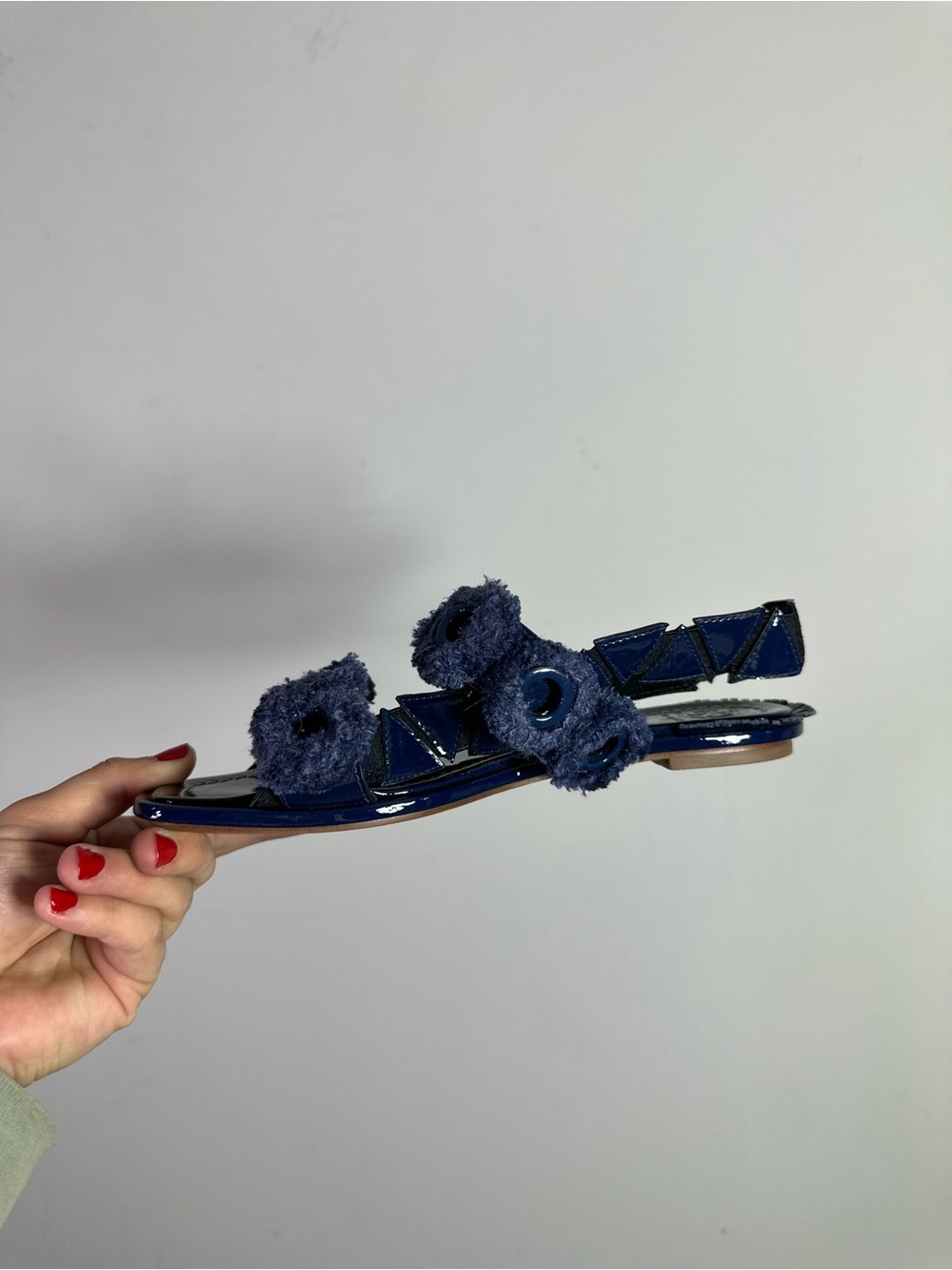 Tory Burch Freya Eyelet Flat Blue Patent Leather Fringe Slingback Sandals - Picture 4 of 7